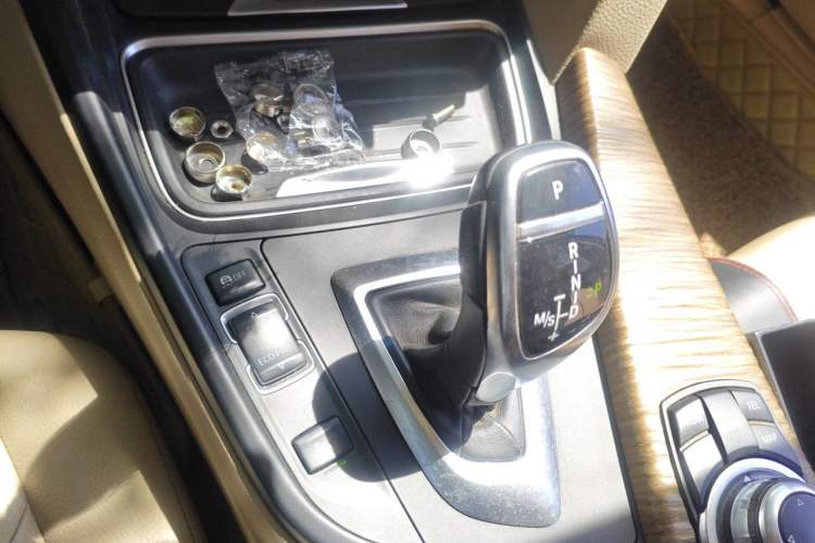 Used BMW 3 Series 2013 320Li Fashion Design Package Gear Lever