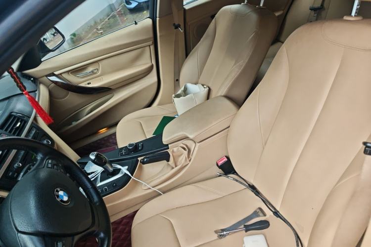 Used BMW 3 Series 2013 320Li Fashion Model Left Front Seat