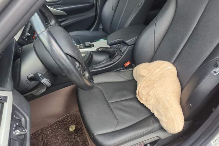 Used BMW 3 Series 2013 320Li Fashion Model Left Front Seat
