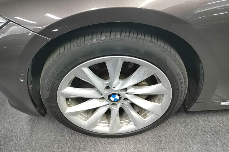 Used BMW 3 Series 2013 335Li Sport Design Package Left Front Wheel Hub