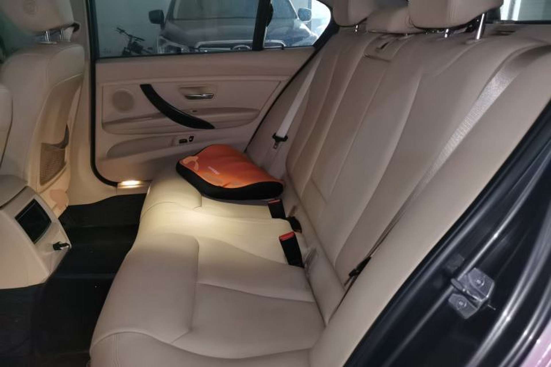 Used BMW 3 Series 2013 320Li Fashion Model Left Rear Seat