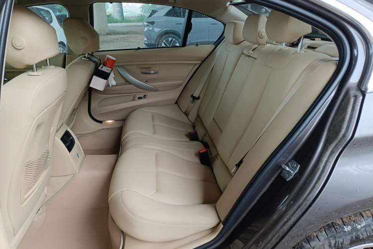Used BMW 3 Series 2013 320Li Fashion Model Left Rear Seat