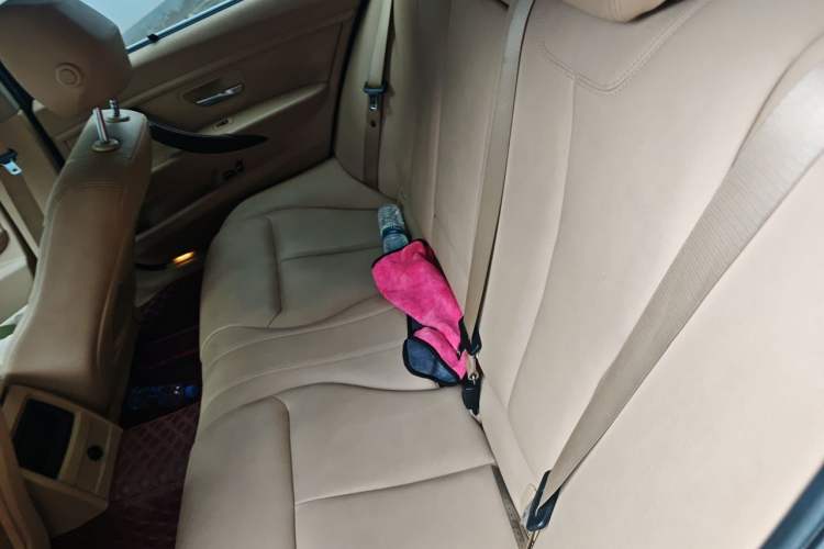 Used BMW 3 Series 2013 320Li Fashion Model Left Rear Seat