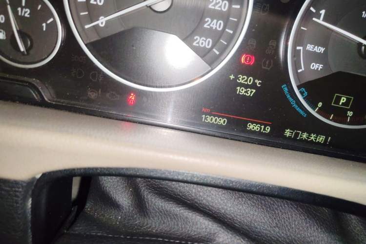 Used BMW 3 Series 2013 320Li Fashion Design Package Odometer Close Up