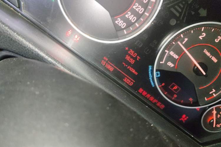 Used BMW 3 Series 2013 328i Sport Design Package Odometer Close Up