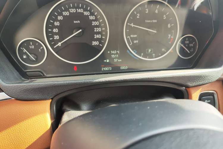 Used BMW 3 Series 2013 Facelifted 320Li Luxury Design Package Odometer Close Up