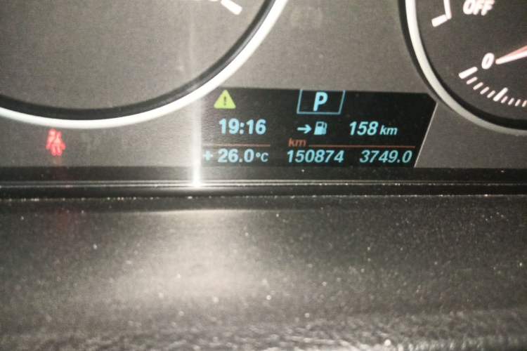 Used BMW 3 Series 2013 320Li Fashion Model Odometer Close Up