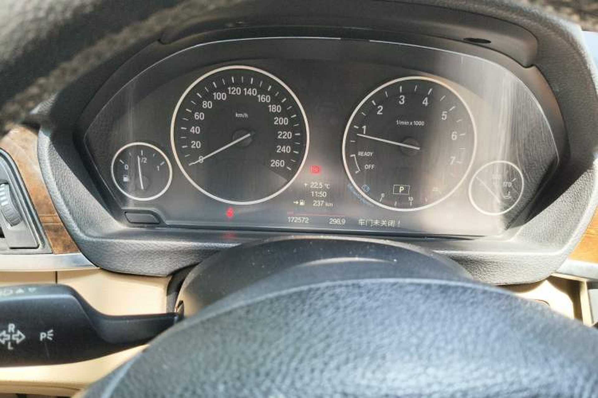 Used BMW 3 Series 2013 Facelifted 320Li Luxury Design Package Odometer Close Up