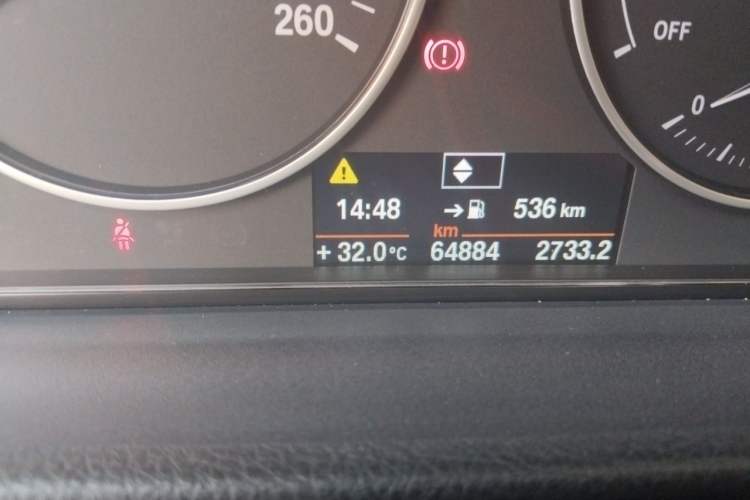 Used BMW 3 Series 2013 320Li Manual Model Odometer Close Up