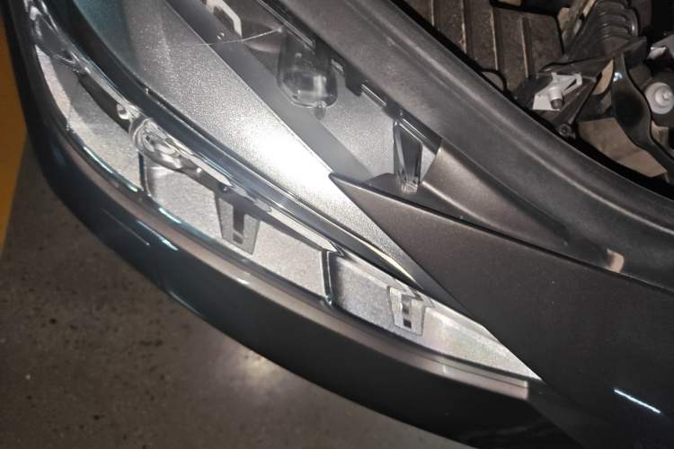 Used BMW 3 Series 2013 320Li Fashion Model Right Front Headlight