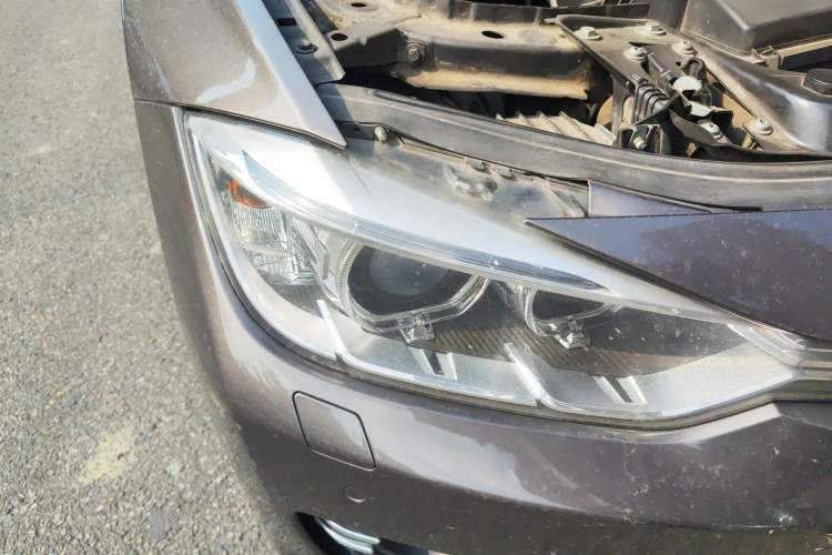 Used BMW 3 Series 2013 Facelifted 320Li Luxury Design Package Right Front Headlight