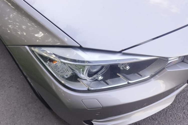 Used BMW 3 Series 2013 320Li Fashion Model Right Front Headlight