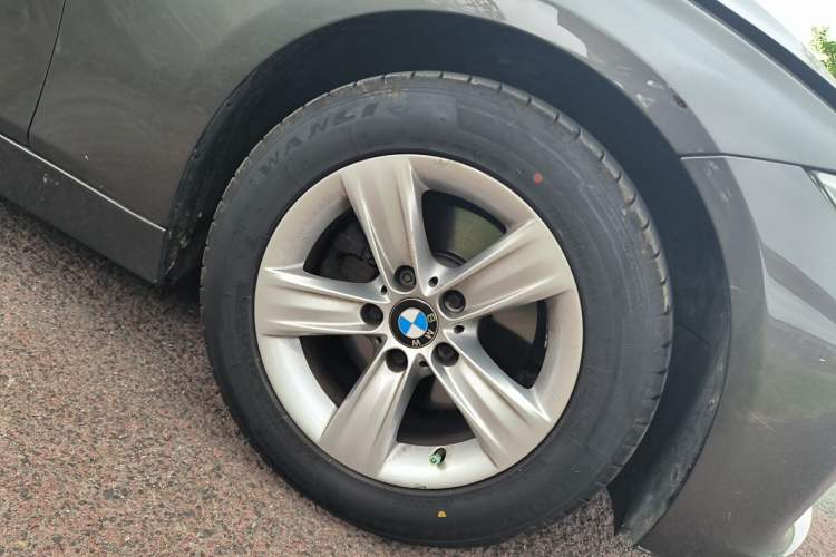 Used BMW 3 Series 2013 320i Sport Edition Right Front Wheel Hub