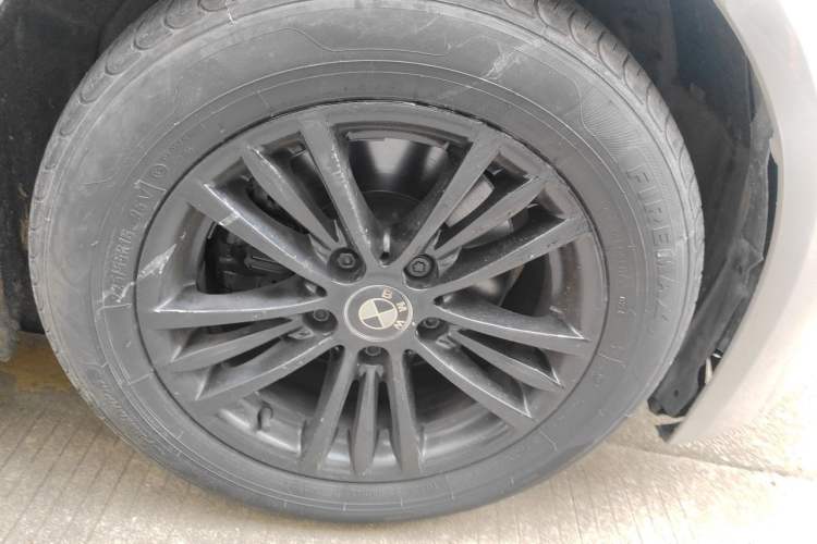 Used BMW 3 Series 2013 320Li Fashion Model Right Front Wheel Hub