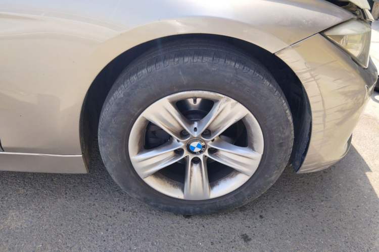Used BMW 3 Series 2013 320i Sport Edition Right Front Wheel Hub