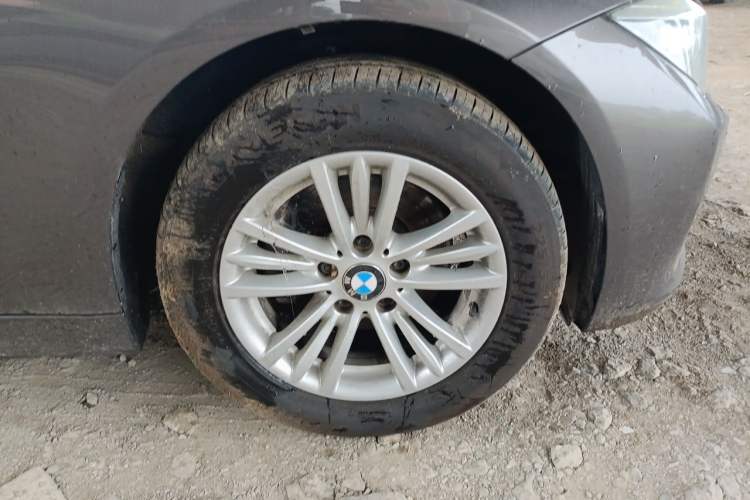 Used BMW 3 Series 2013 320Li Fashion Model Right Front Wheel Hub