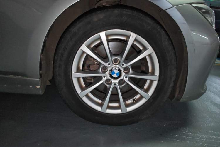 Used BMW 3 Series 2013 316i Active Edition Right Front Wheel Hub