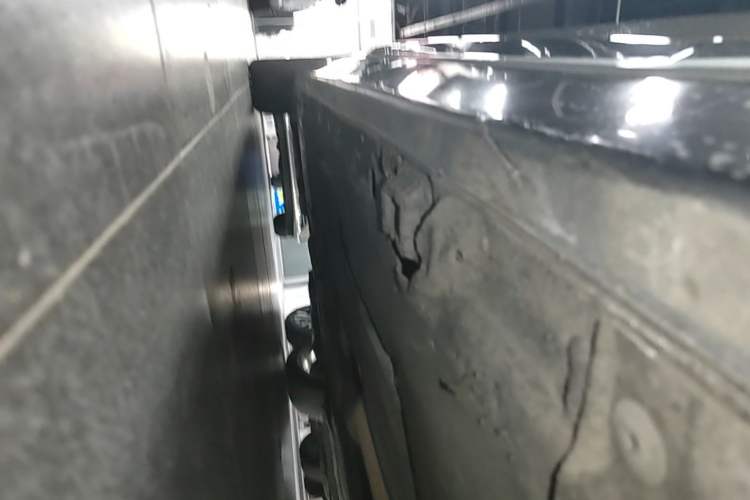 Used BMW 3 Series 2013 335Li Sport Design Package Right Side Sill
