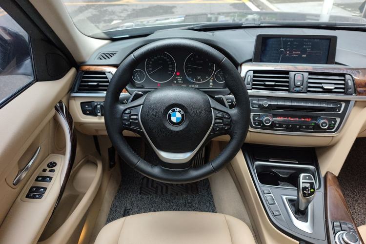 Used BMW 3 Series 2013 328Li Luxury Design Package Steering Wheel