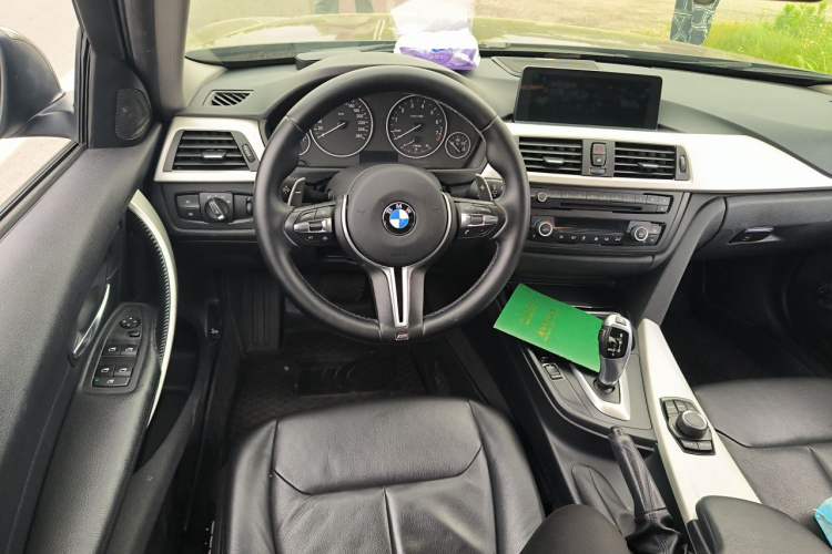 Used BMW 3 Series 2013 320i Sport Edition Steering Wheel