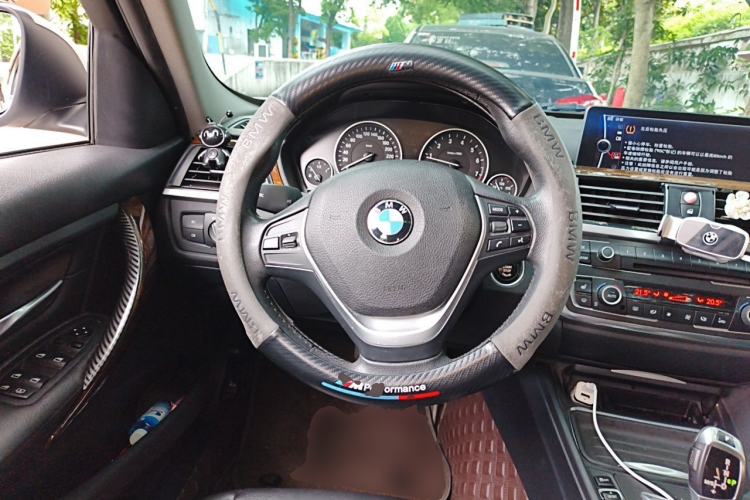 Used BMW 3 Series 2013 320Li Luxury Design Package Steering Wheel