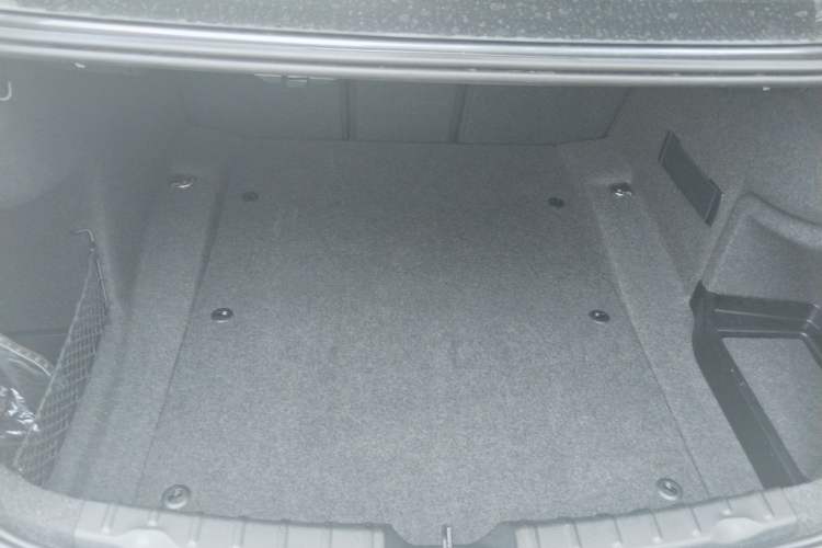 Used BMW 3 Series 2013 320Li Manual Model Trunk