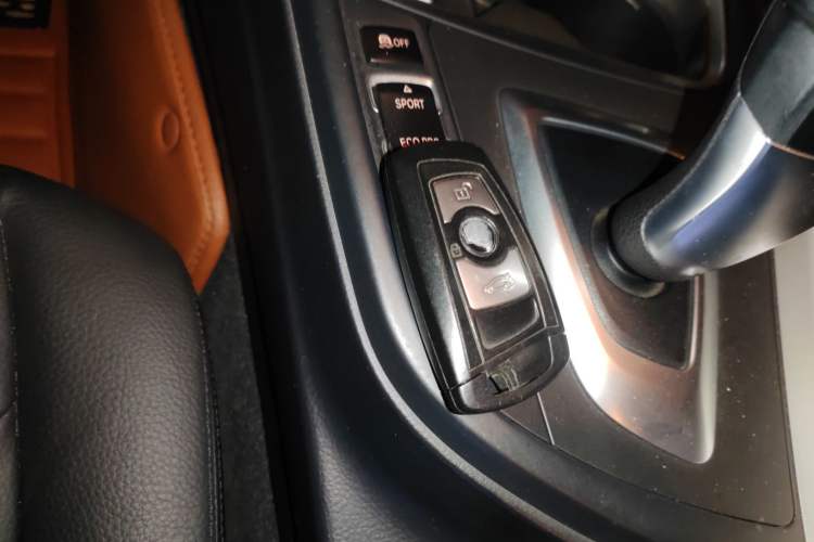 Used BMW 3 Series 2013 320i Sport Edition Vehicle Key