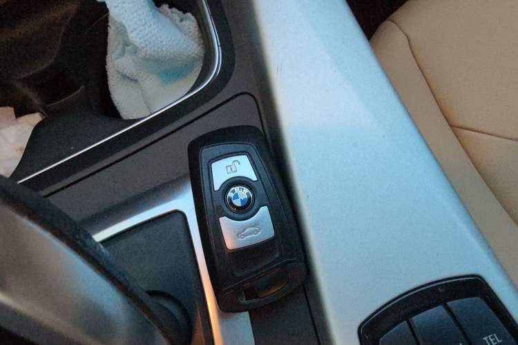 Used BMW 3 Series 2013 320i Sport Edition Vehicle Key