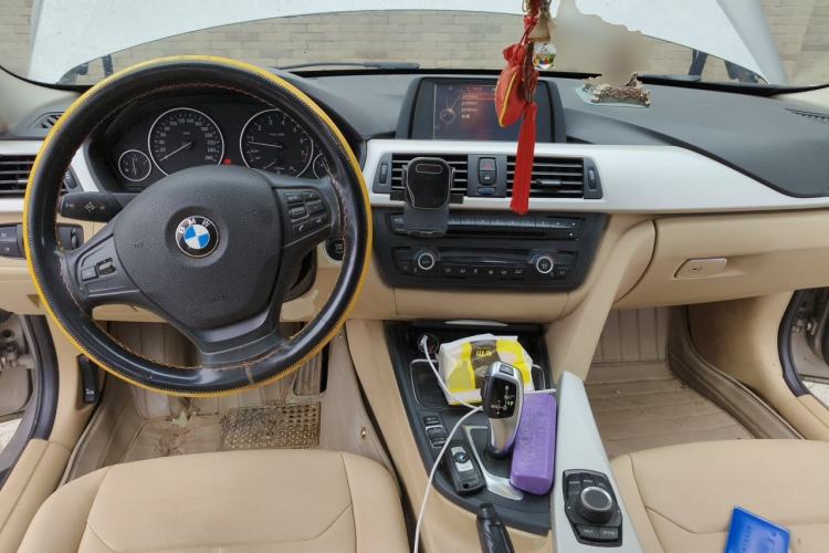 Used BMW 3 Series 2013 320Li Fashion Model Center Console