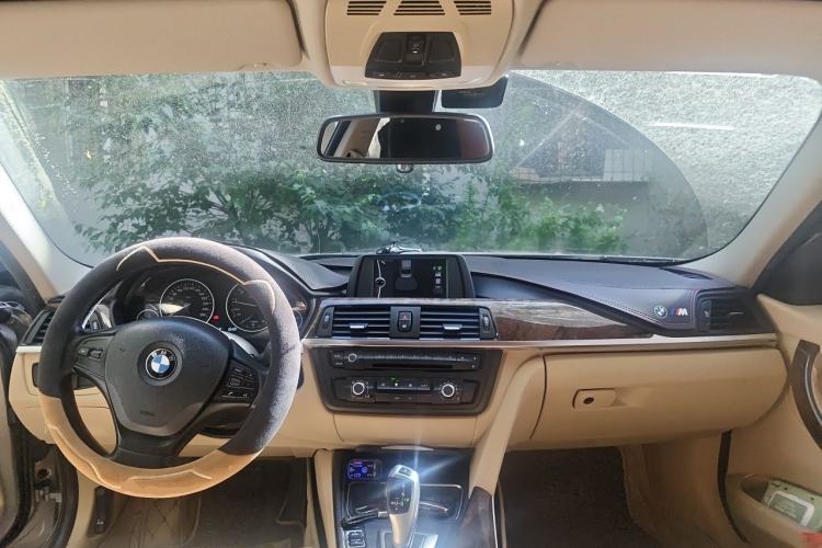 Used BMW 3 Series 2013 320Li Fashion Model Center Console
