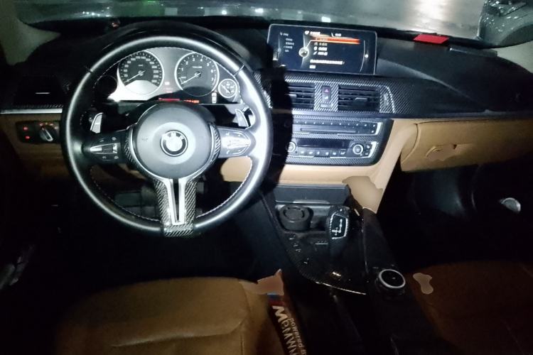 Used BMW 3 Series 2013 320Li Luxury Design Package Center Console