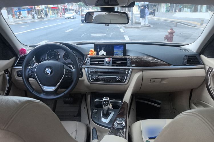 Used BMW 3 Series 2013 328Li Luxury Design Package Center Console