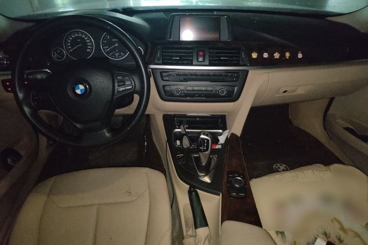 Used BMW 3 Series 2013 320Li Fashion Model Center Console