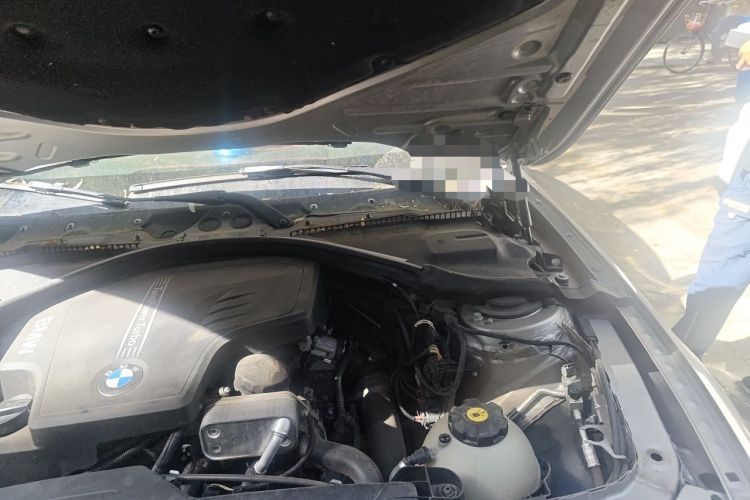 Used BMW 3 Series 2013 320Li Fashion Model Engine Bay Left