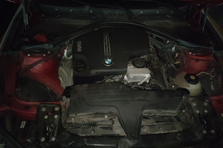 Used BMW 3 Series 2013 320Li Fashion Model Engine Bay