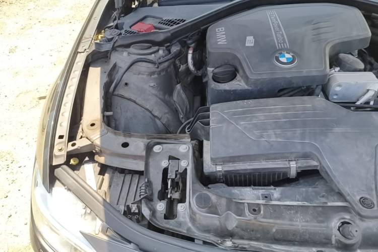 Used BMW 3 Series 2013 320i Sport Design Package Engine Bay Right