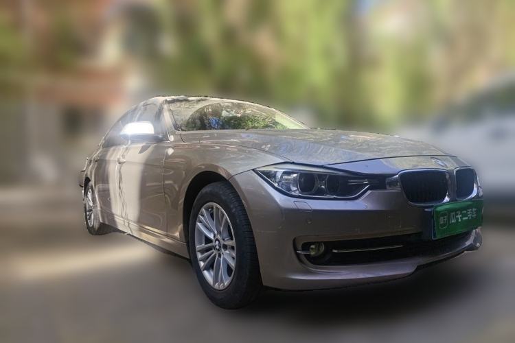Used BMW 3 Series 2013 320Li Fashion Model Front Right 45 Deg