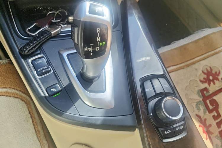 Used BMW 3 Series 2013 320Li Fashion Model Gear Lever