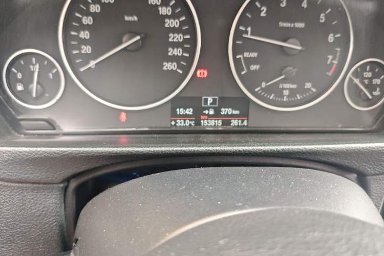Used BMW 3 Series 2013 320Li Fashion Model Odometer Close Up