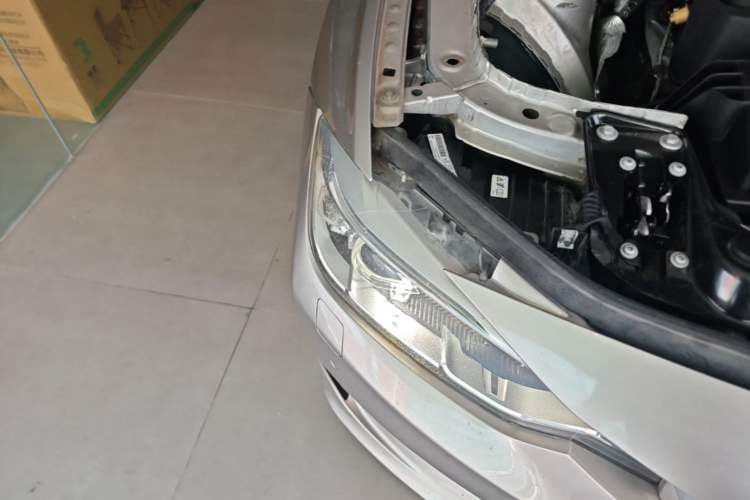 Used BMW 3 Series 2013 328Li Luxury Design Package Right Front Headlight