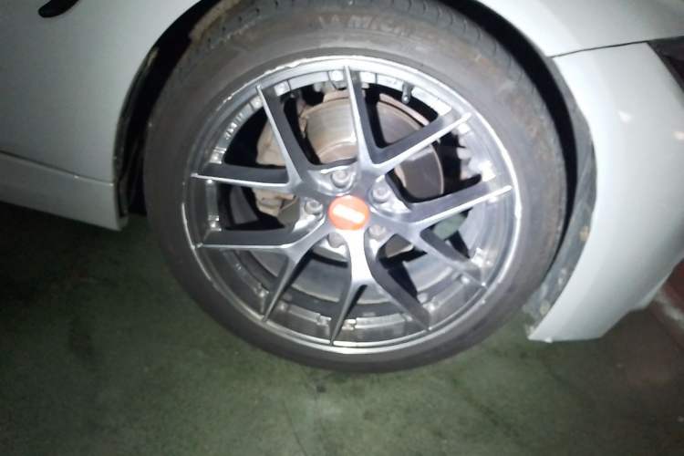 Used BMW 3 Series 2013 320Li Luxury Design Package Right Front Wheel Hub