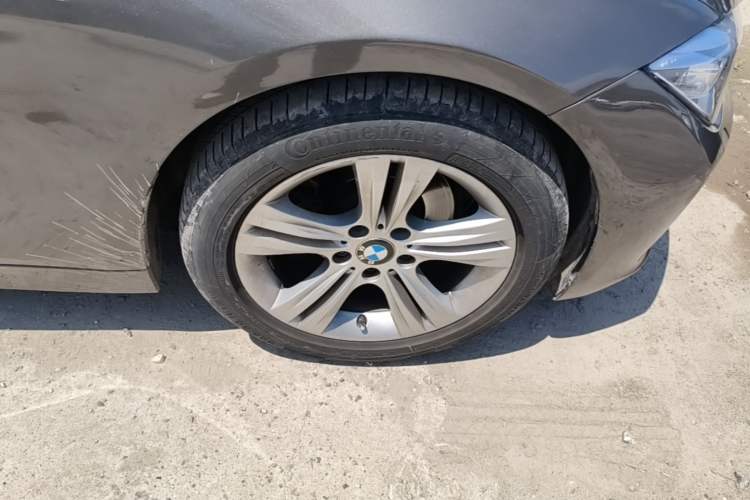 Used BMW 3 Series 2013 320i Sport Design Package Right Front Wheel Hub