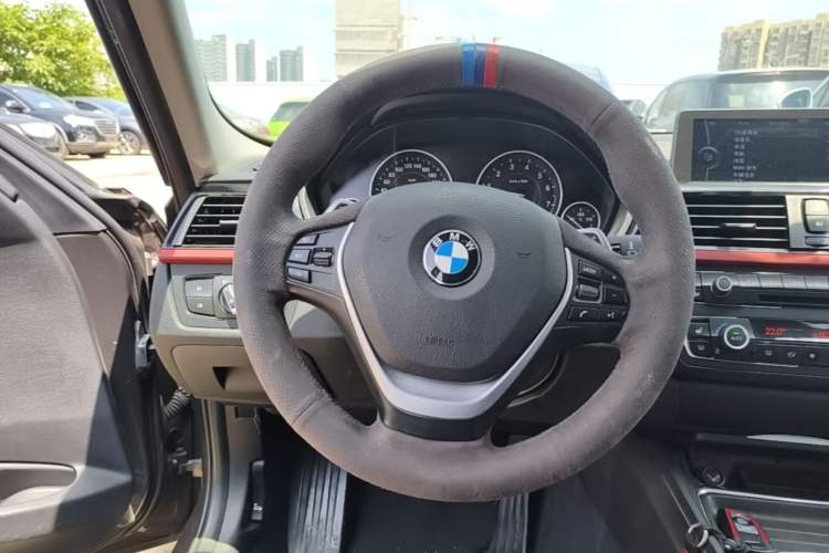 Used BMW 3 Series 2013 320i Sport Design Package Steering Wheel
