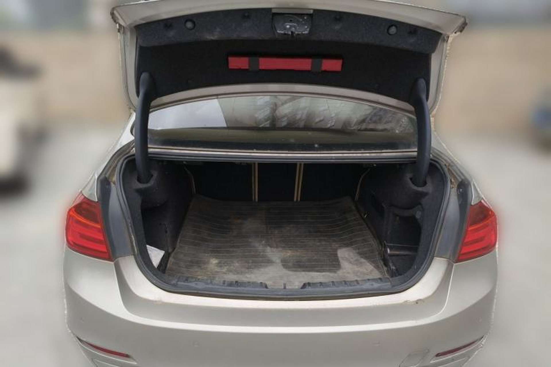 Used BMW 3 Series 2013 320Li Fashion Model Trunk