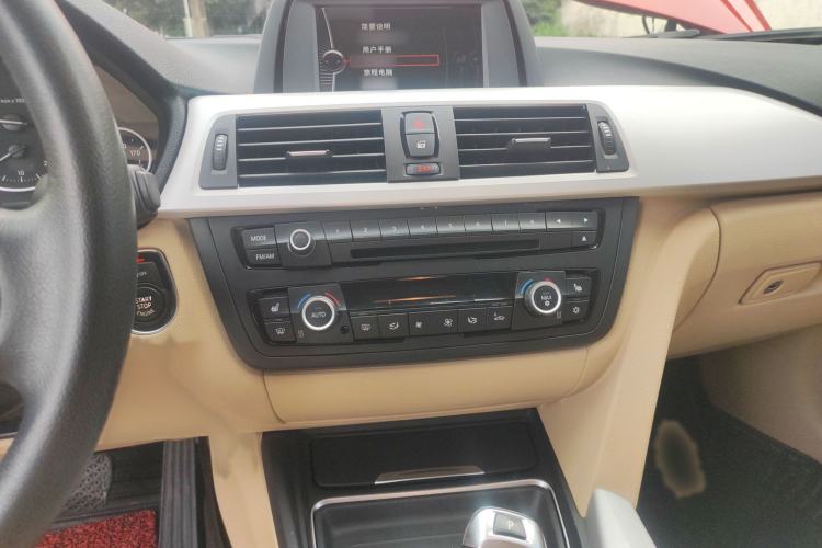 Used BMW 3 Series 2013 320i Sport Edition Audio And AC Panel