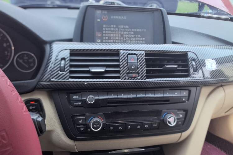 Used BMW 3 Series 2013 320i Sport Edition Audio And AC Panel