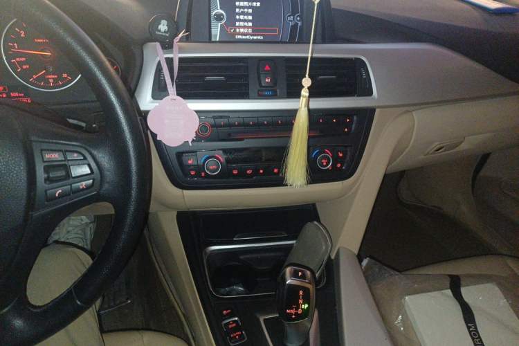 Used BMW 3 Series 2013 320i Sport Edition Audio And AC Panel