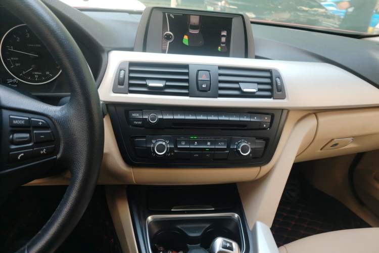Used BMW 3 Series 2013 316i Active Edition Audio And AC Panel