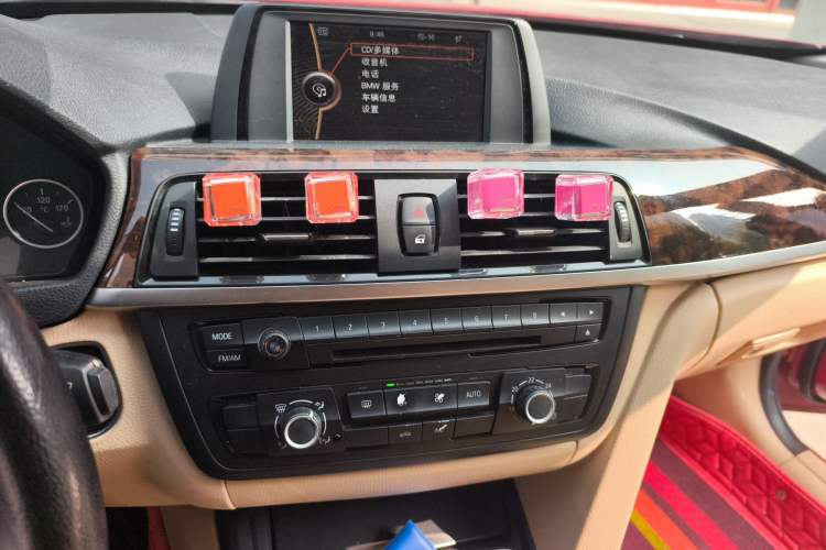 Used BMW 3 Series 2013 320Li Fashion Model Audio And AC Panel