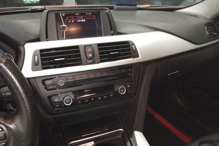 Used BMW 3 Series 2013 320i Sport Edition Audio And AC Panel